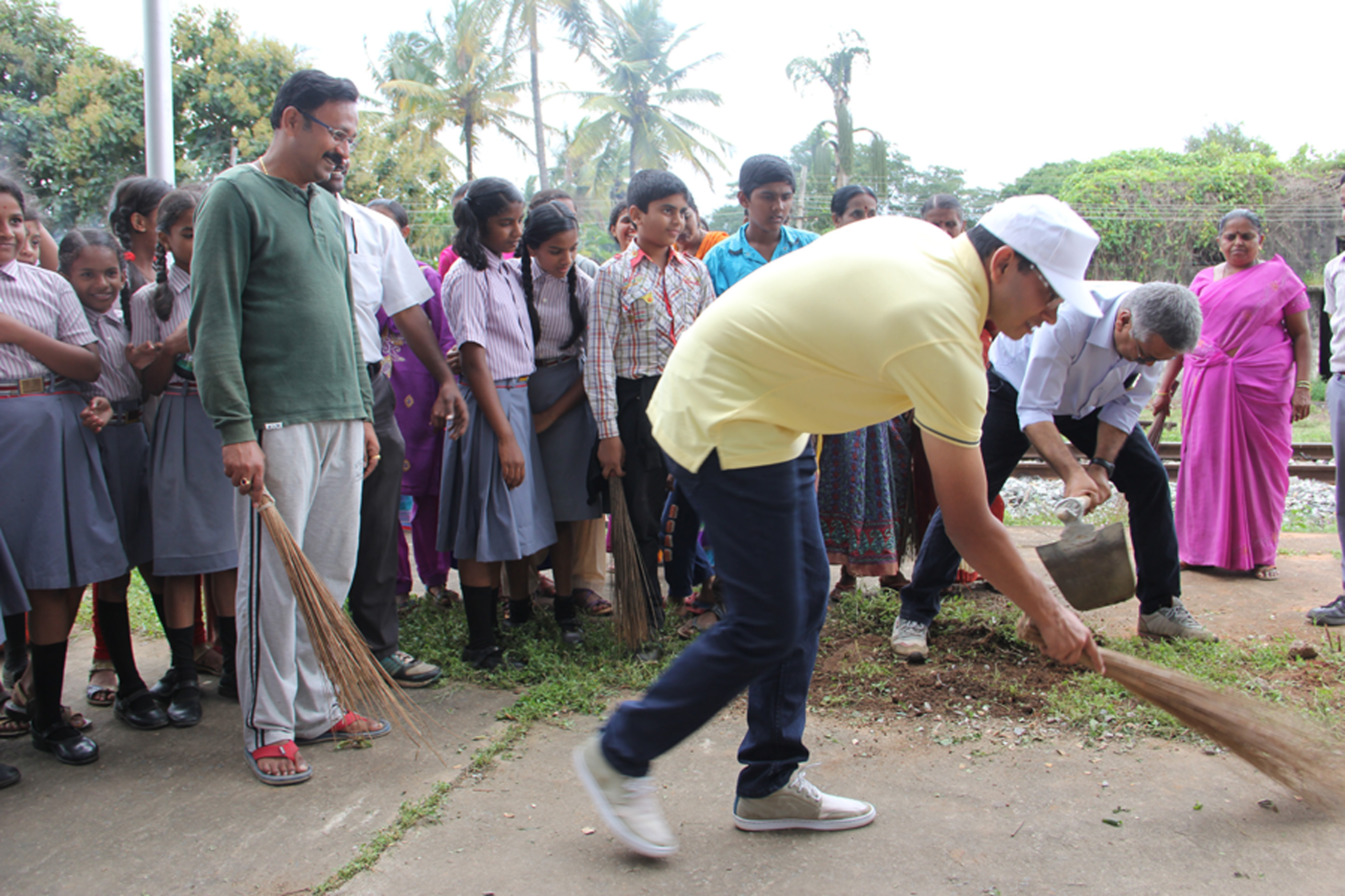 ಸ್ವಚ್ಛ ರೆಲು-ಸ್ವಚ್ಛ ಭಾರತ್ ಸಪ್ತಾಹ